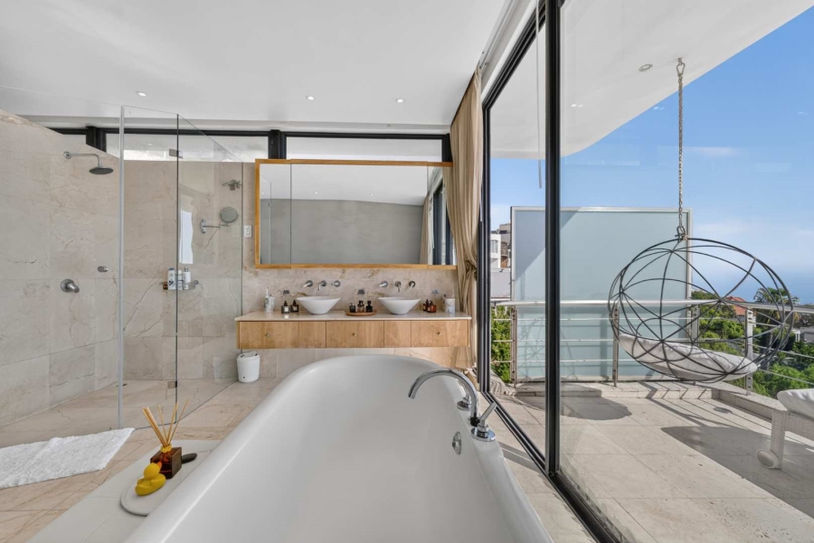 8 Bedroom Property for Sale in Bantry Bay Western Cape